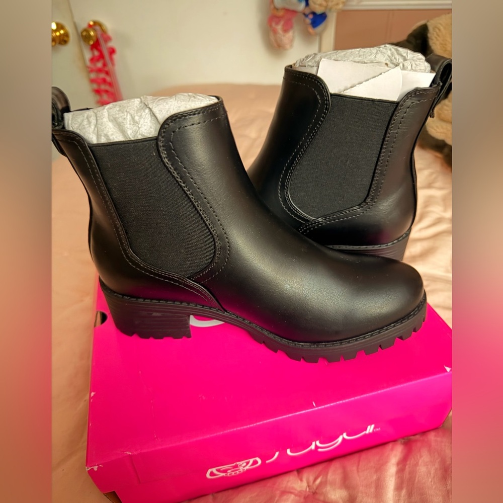 Sugar Black Chelsea Lug Sole Ankle Boots - Picture 3 of 6